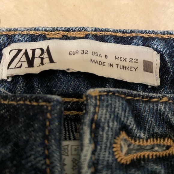 Zara high waisted wide leg raw hem jeans - Picture 2 of 6